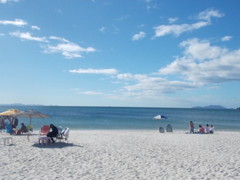 praia cheia?